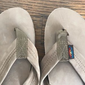Women’s rainbow classic flip flops size 7.5-8.5
